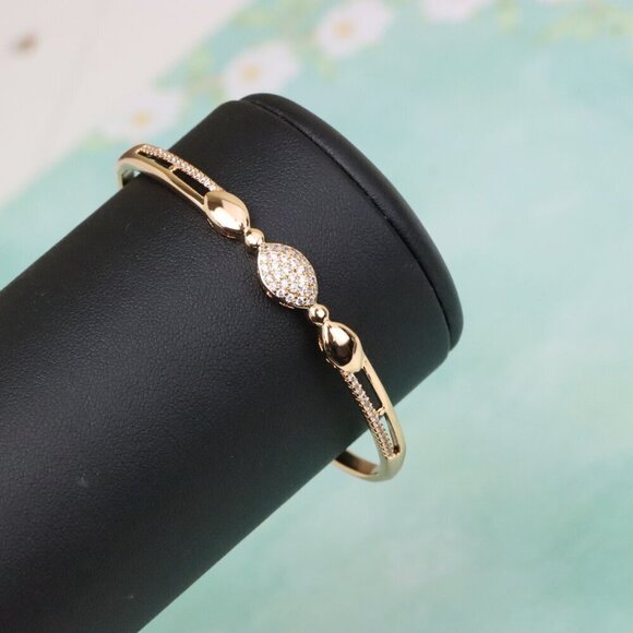 Rose Gold Bangle with Oval Crystal Centerpiece, XPBL0575 - Picture 8 of 12